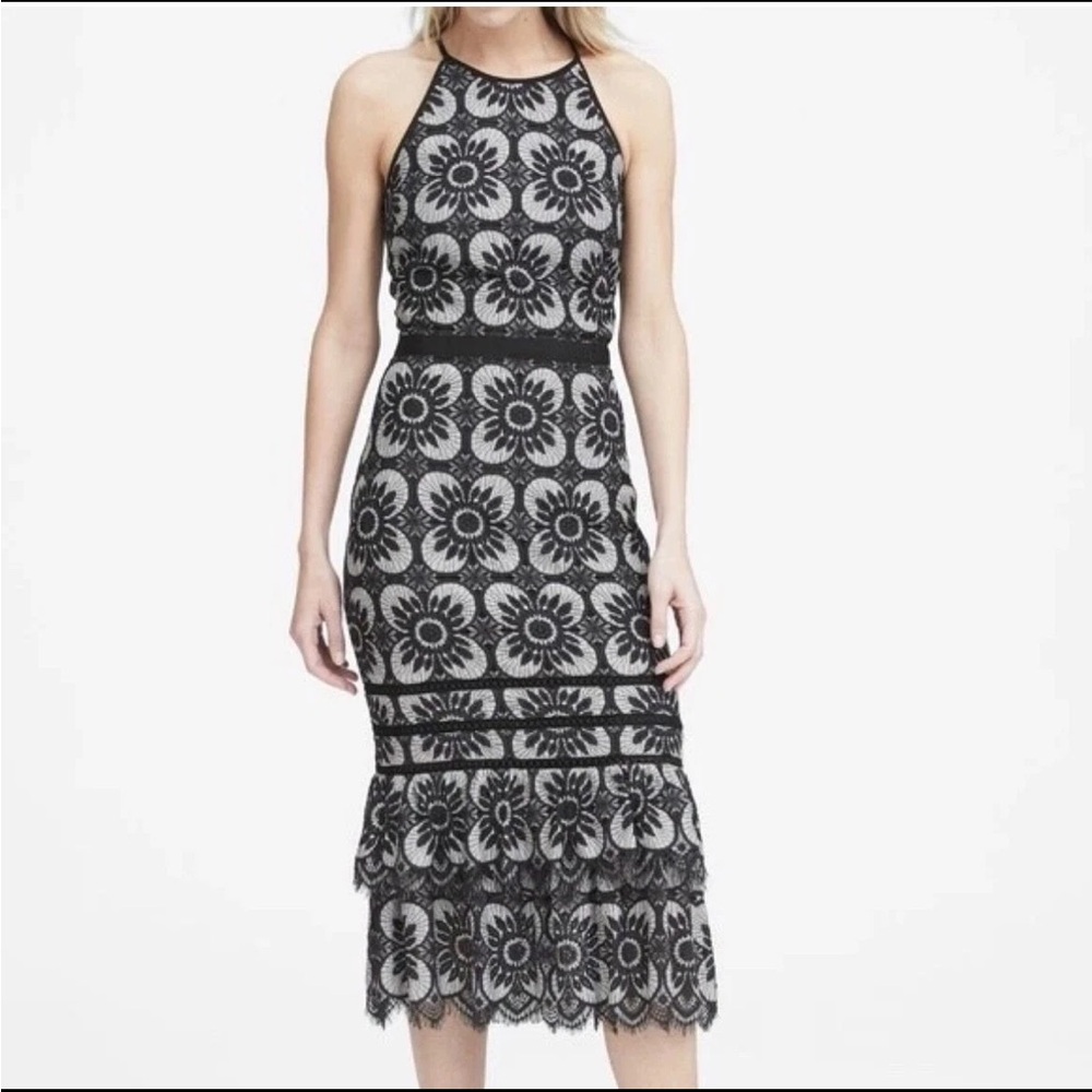 Banana Republic Scalloped Black Lace Midi Dress
Size Women’s 0